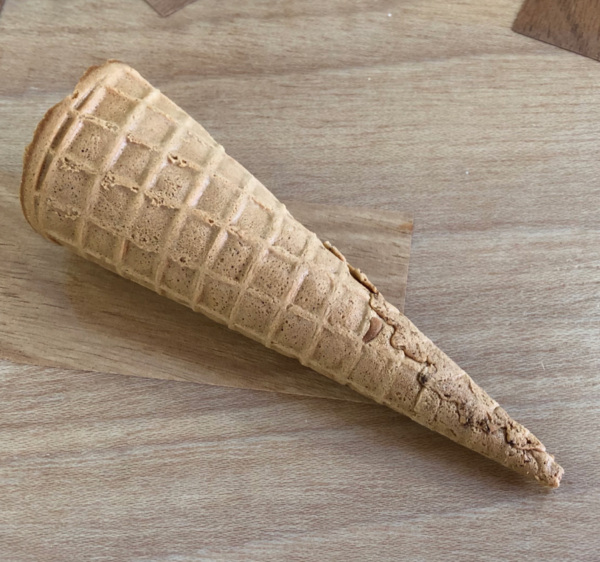 1 cono vacío (sin gluten) *