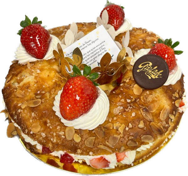 Roscón de Reyes sin gluten relleno de fresas y nata *